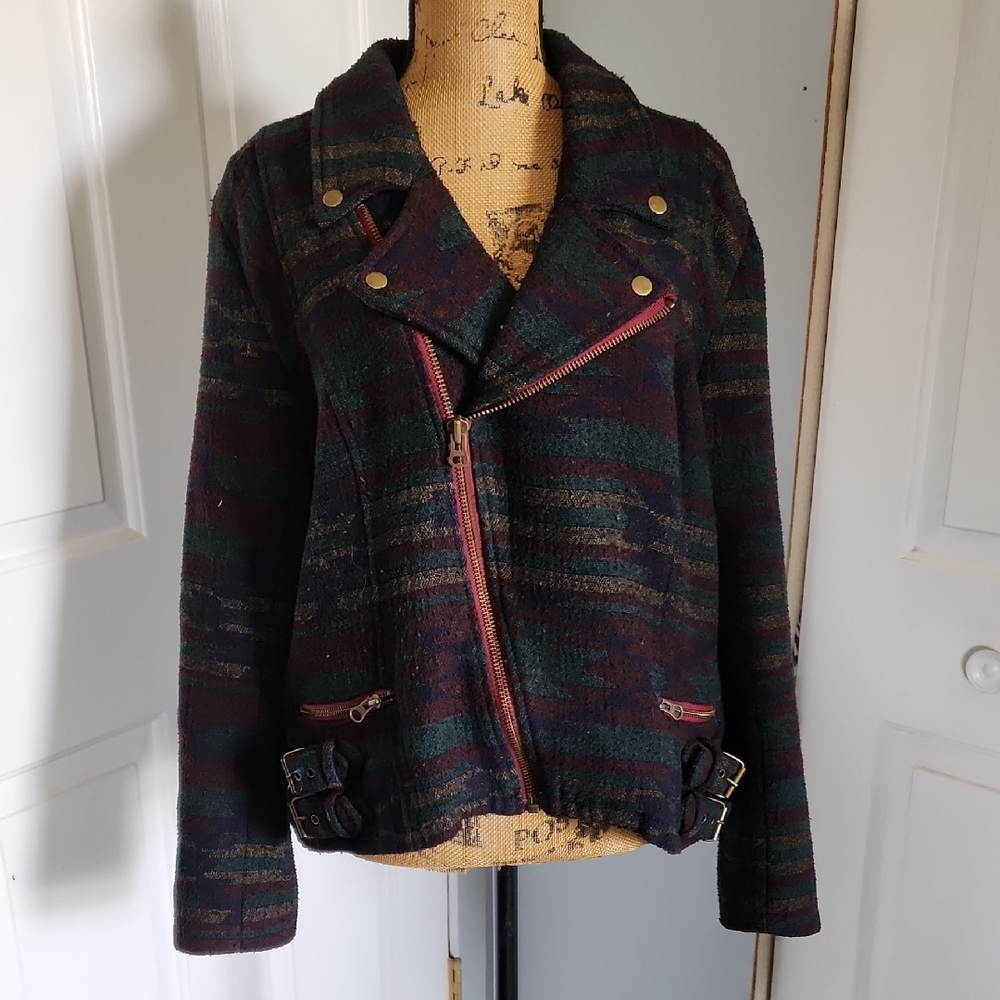 Vibrant Green and Red Bomber Jacket with Modern Silhouette